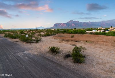2401 S Acacia Road Apache Junction AZ 85119