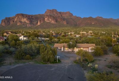 565 S Camino Sereno -- Apache Junction AZ 85119