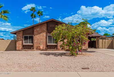 917 S Toltec -- Mesa AZ 85204