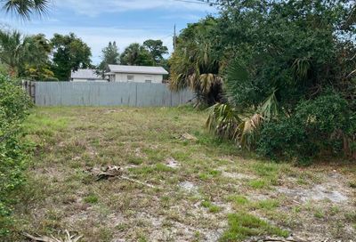 4669 SE May Avenue Port Salerno FL 34992