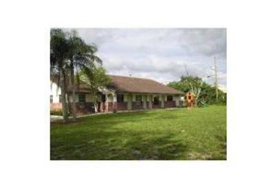 5600 NW 76 Th Place Coconut Greek Place Coconut Creek FL 33073