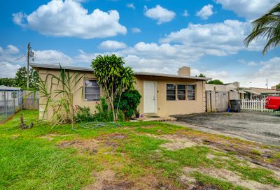 1016 Aspen Road West Palm Beach FL 33409