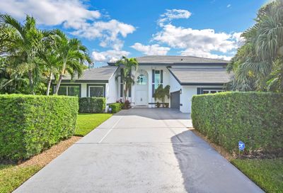 1 Beachway Dr Ocean Ridge FL 33435