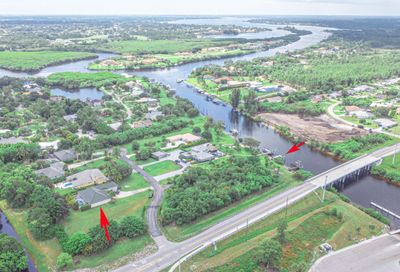 471 SE Pine Road Port Saint Lucie FL 34984