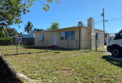 826 Aspen Road West Palm Beach FL 33409