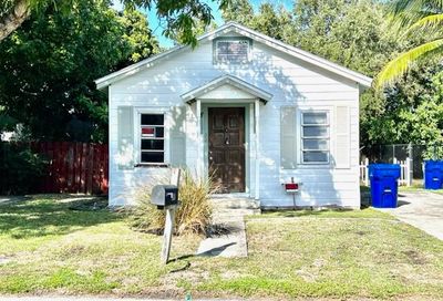 32 E 25th Street Riviera Beach FL 33404