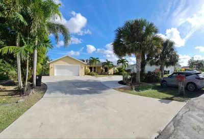 4085 SW Kidd Court Port Saint Lucie FL 34953