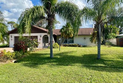 731 SE Forgal Street Port Saint Lucie FL 34983