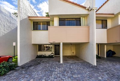 1605 Cypress Pointe N Drive Coral Springs FL 33071