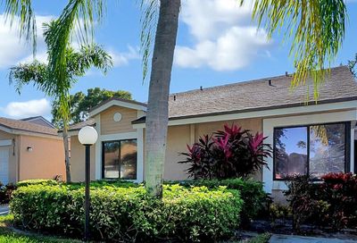8318 Springlake Drive Boca Raton FL 33496