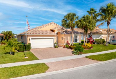 353 NW Shoreline Circle Port Saint Lucie FL 34986