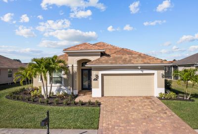 6134 Graysen Square Vero Beach FL 32967