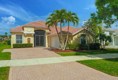 684 SW Lake Charles Circle Port Saint Lucie FL 34986
