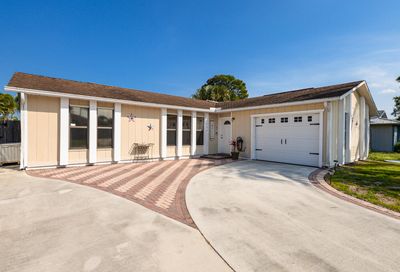 1331 SE Navajo Lane Port Saint Lucie FL 34983