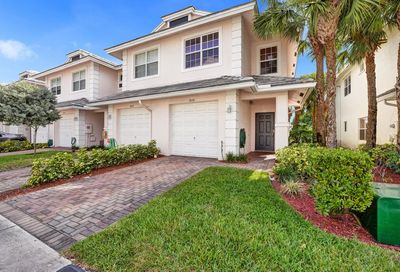 3016 NW 30 Avenue Oakland Park FL 33311