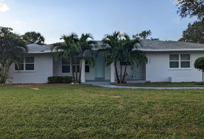 337 Fairway N Tequesta FL 33469