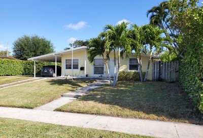 1015 W Bloxham Street Lantana FL 33462