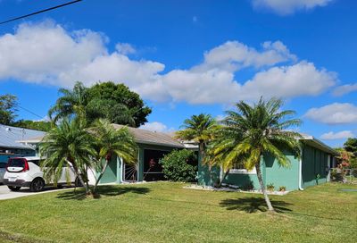 1649 SE Dome Circle Port Saint Lucie FL 34952