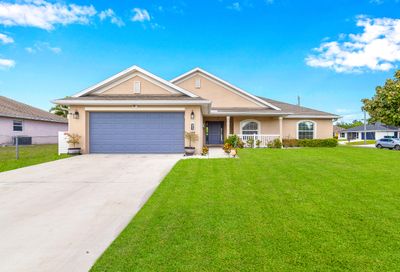 1662 SW Cefalu Circle Port Saint Lucie FL 34953
