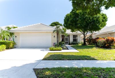 1023 Bedford Avenue Palm Beach Gardens FL 33403