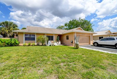 20570 Carousel Cir W Boca Raton FL 33434