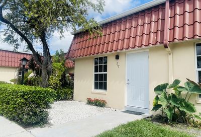 717 Nantucket Circle Lake Worth FL 33467