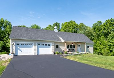 44 Kathy Trl Uxbridge MA 01569