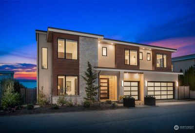 201 Lake Avenue W Kirkland WA 98033