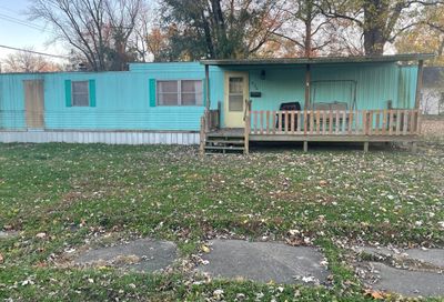 626 Sycamore Street Clinton IN 47842