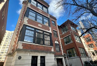 440 W Oakdale Avenue Chicago IL 60657