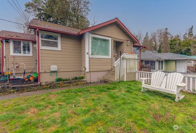 2213 Soundview Avenue NE Bremerton WA 98310