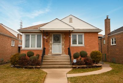 10825 S Avenue B Chicago IL 60617
