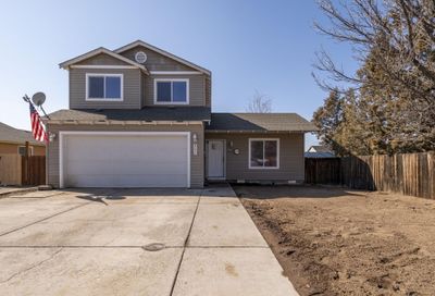 3077 NW 8th Street Redmond OR 97756