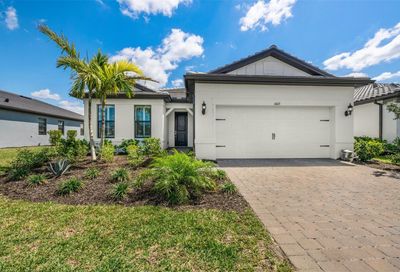 6015 Bluestar Court Lakewood Ranch FL 34211
