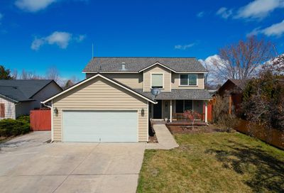 757 NE Oak Place Redmond OR 97756