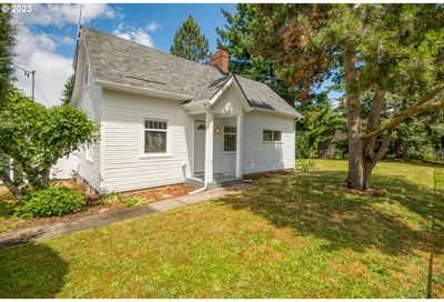 4669 NE Simpson St Portland OR 97218