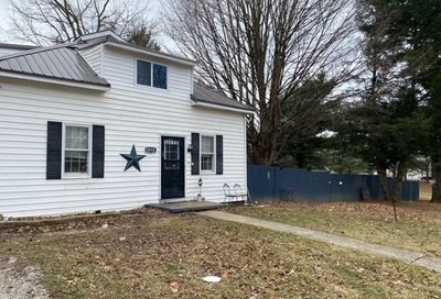 1018 8th St Veedersburg IN 47987