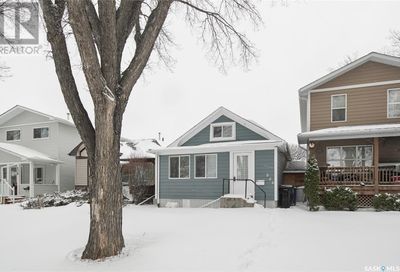 526 K AVENUE N Saskatoon SK S7L2M7