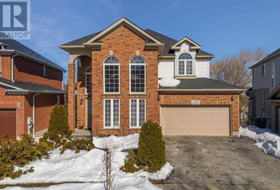 658 SALZBURG DR Waterloo ON N2V2L5
