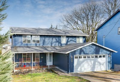 244 S 13th St St Helens OR 97051