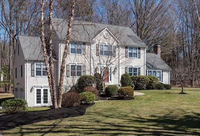 1 Huckleberry Rd Hopkinton MA 01748