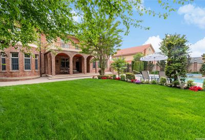 5 Center Drive Malba NY 11357