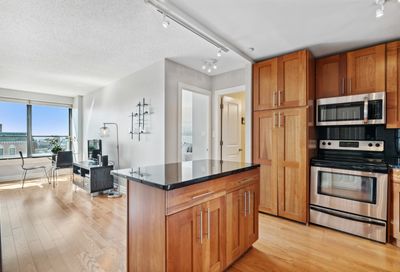 2930 N Sheridan Road Chicago IL 60657