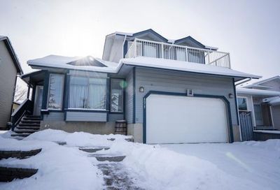 171 Scenic Way NW Calgary AB T3L1B6
