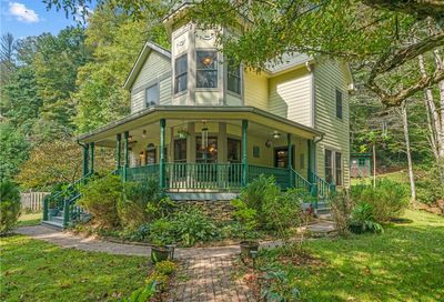 1760 Hortons Creek Road Burnsville NC 28714