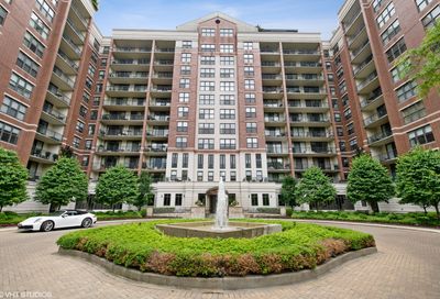 55 W Delaware Place Chicago IL 60610
