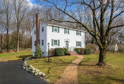 8 Robert Sproul Rd Medfield MA 02052