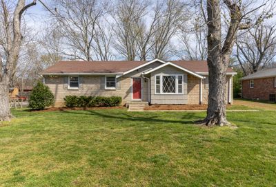 221 Carriage Dr Nashville TN 37221
