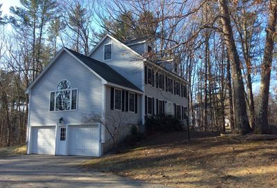 11 Nottingham Ln Salem NH 03079