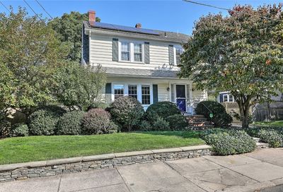 9 Lowden Street Pawtucket RI 02860
